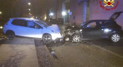 incidente salgareda|Grave incidente a Salgareda: scontro frontale nella notte, 22enne。